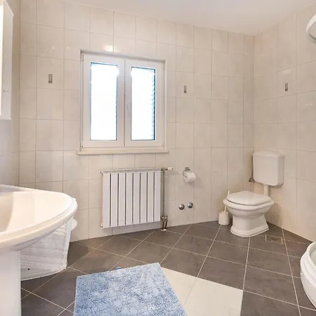 Logan Каштела