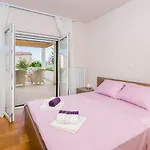 Logan Villa